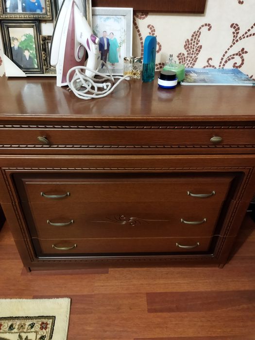 Продам шкаф и комод с зеркалом