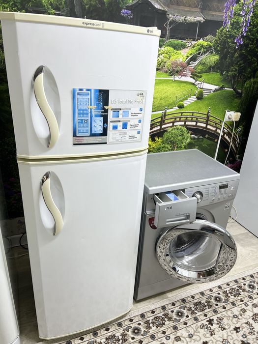 Продам Холодильник с Машинкой