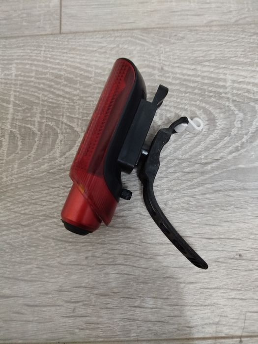 Насос, крылья, замок на велосипед