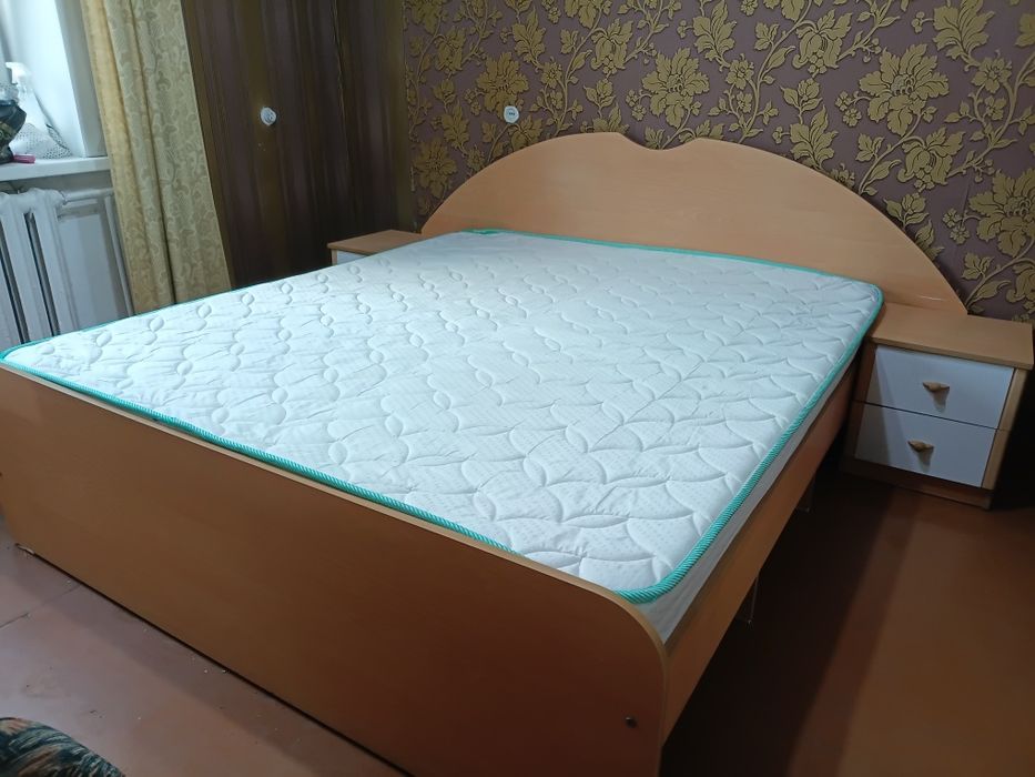 Продам спальный гарнитур б/у