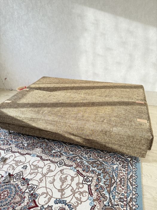 Продается диван хороший