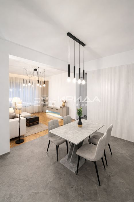 Ремонтиран тристаен апартамент до пл. Руски паметник