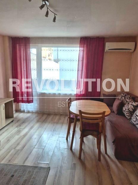 Двустаен апартамент  в гр.Варна, Колхозен пазар!