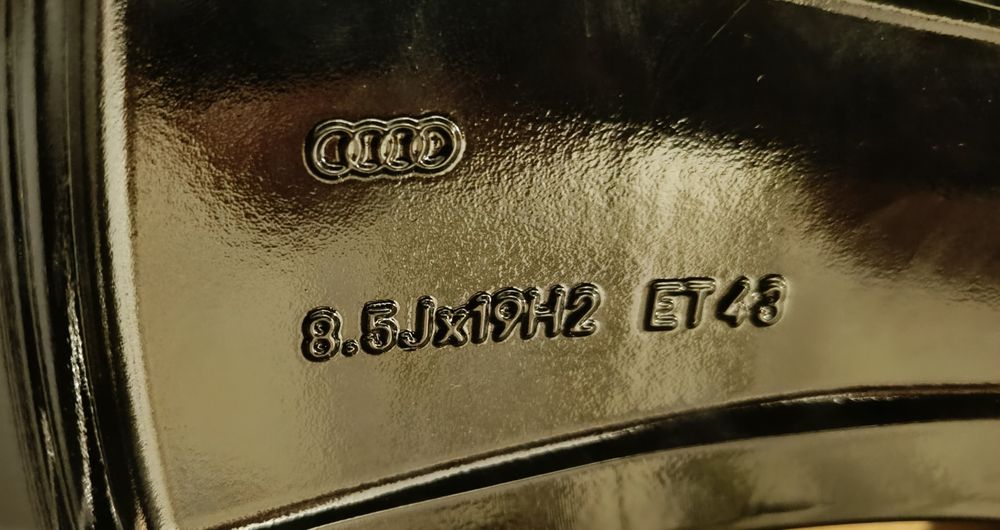 Оригинални джанти 19 цола за Audi A4 A5 A6 Нови!!!