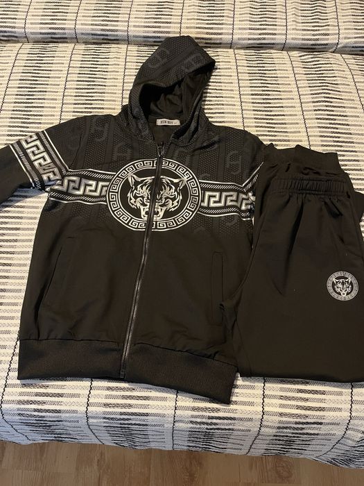 Анцунг за момче , чисто нов