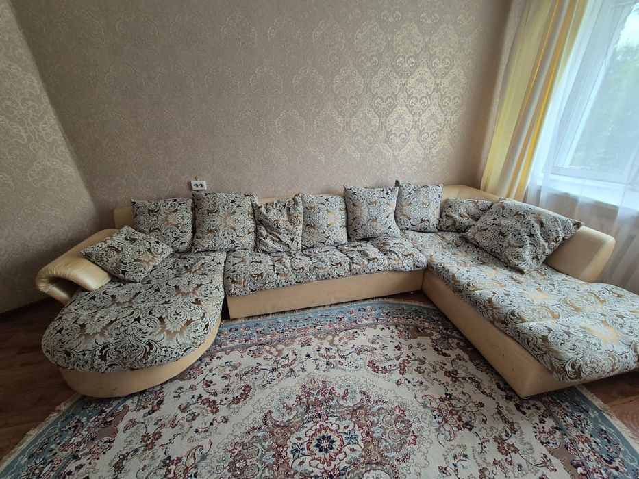 Срочно продам диван