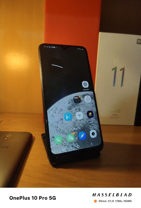 Samsung A10 32g телефон