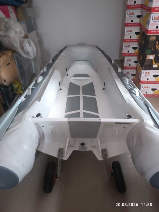 Украинска лодка Гала