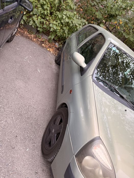 Renault Clio 2001г 1.6 бензин