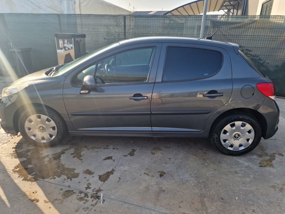 Peugeot 207 1.4 benzina