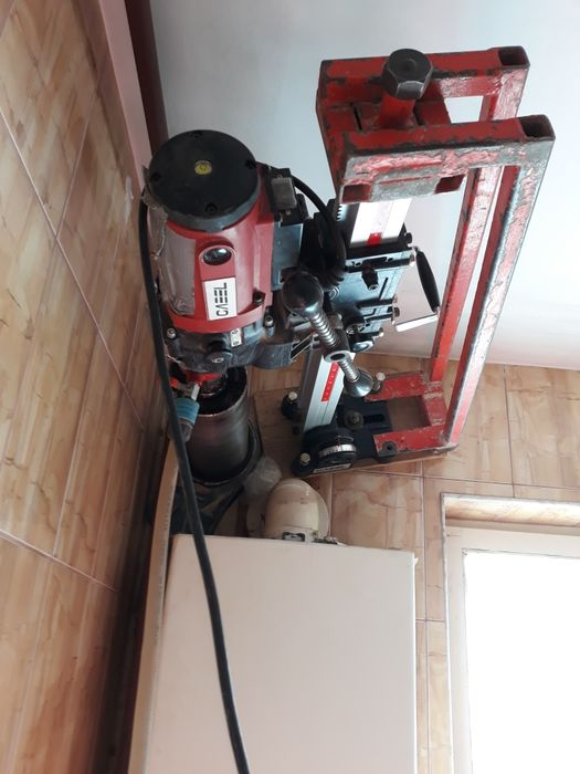 Gauri hota centrala ventilații prin carotare.