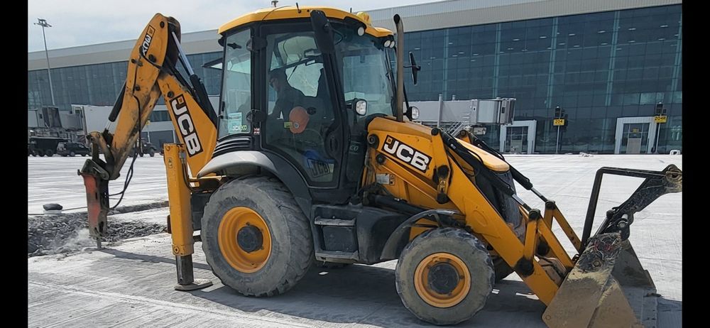 Аренда эксковатора 3в1 и мини погрузчик