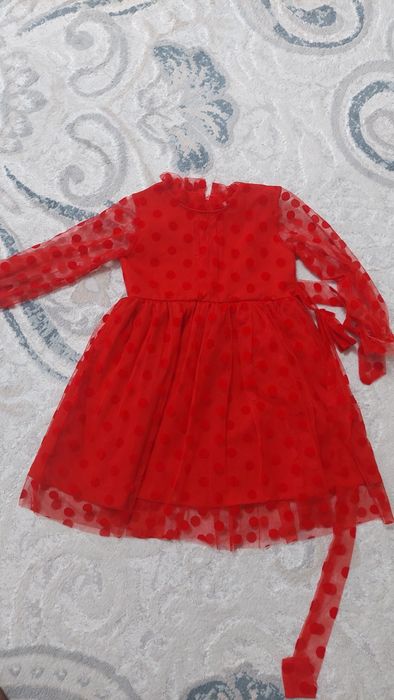 Продам бальные платья на возраст 3-6 лет