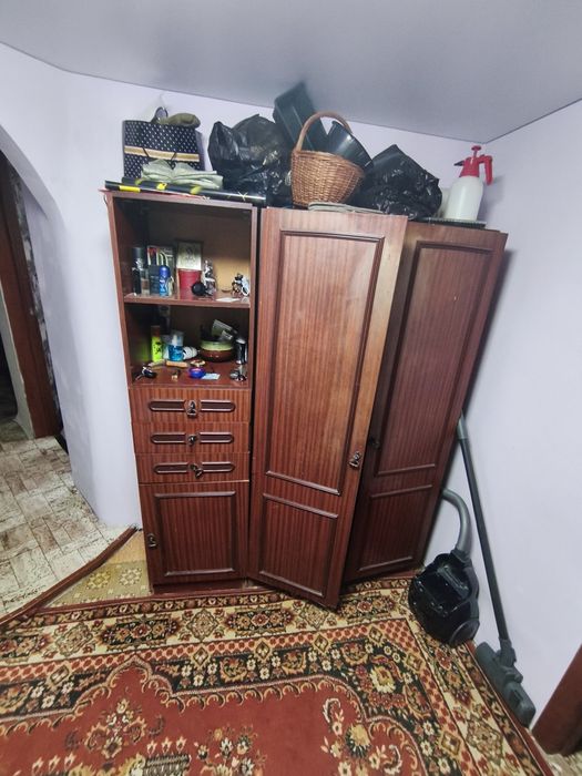 Зеркало тумбочка и камоды