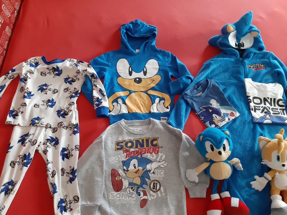 Lot  mare Ariciul  Sonic haine marimea 5 6 ani 110 116