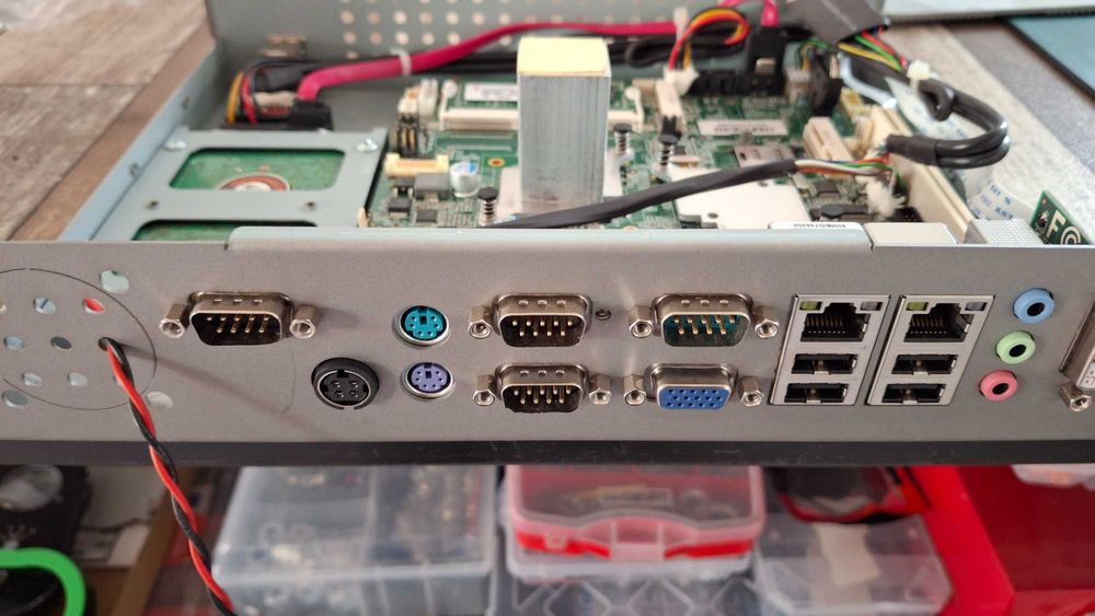 Intel® Celeron N2930 Fanless Box PC