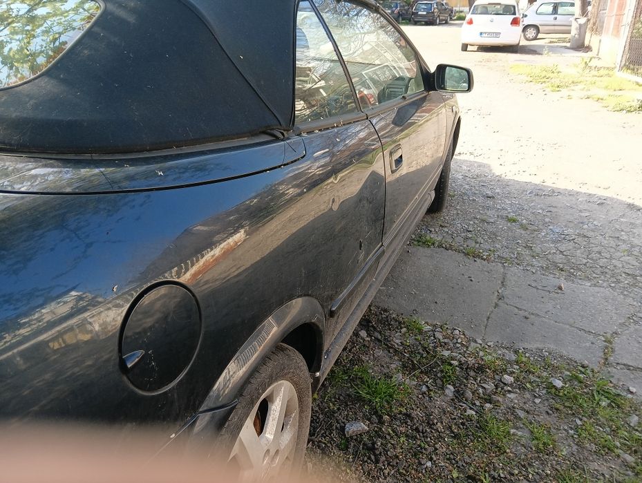 Opel Astra Bertone 2.2