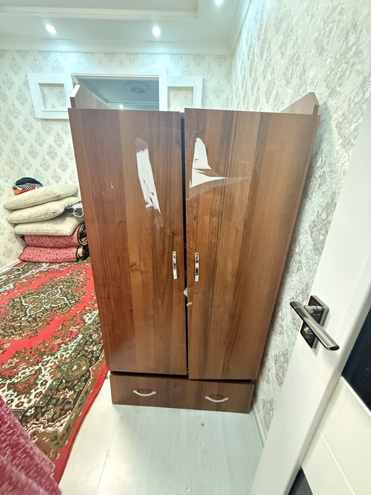 Двухяростная кровать с матрасом