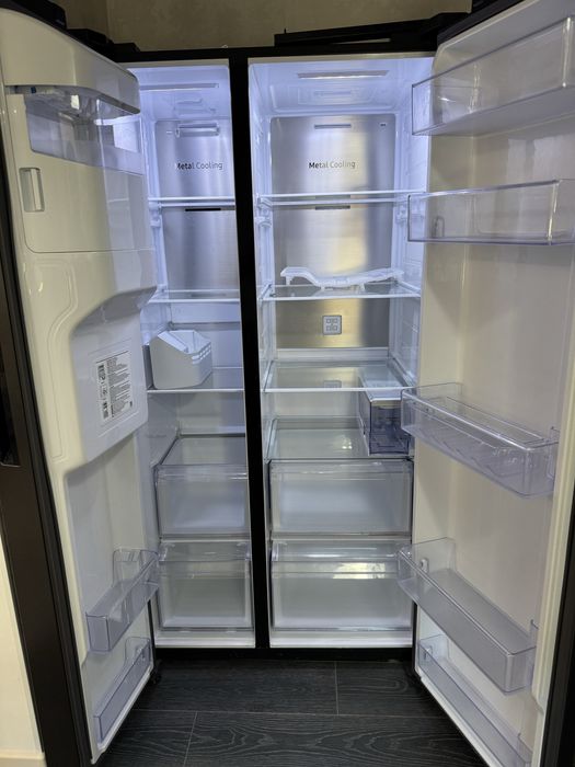 Холодильник Samsung Side-by-Side
