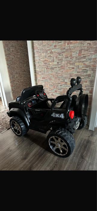 Продаю машинку в связи с пеездом новая