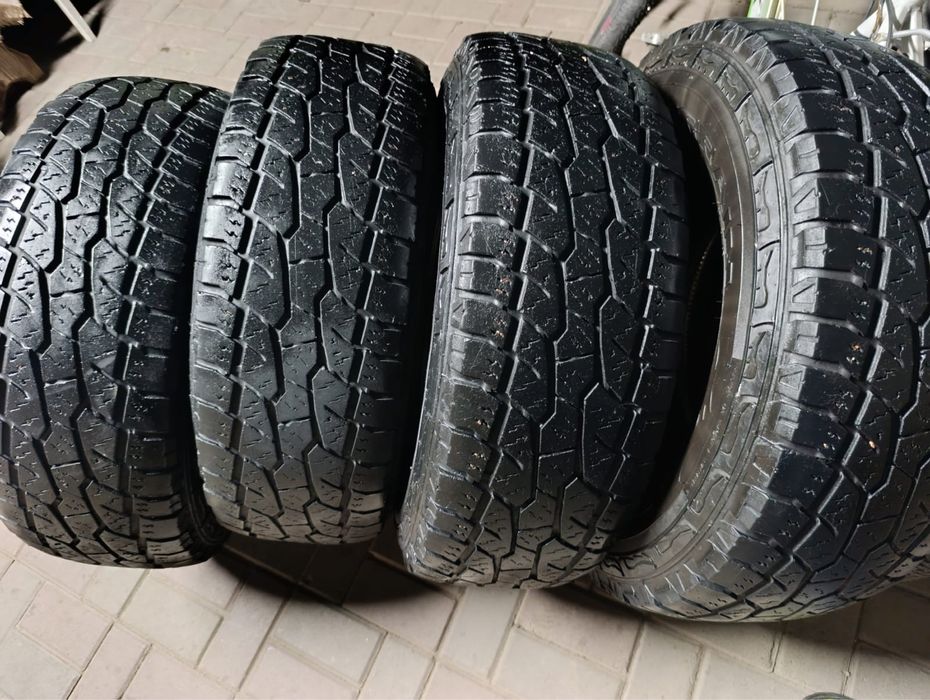 Продам комплект резины Triangle A/T