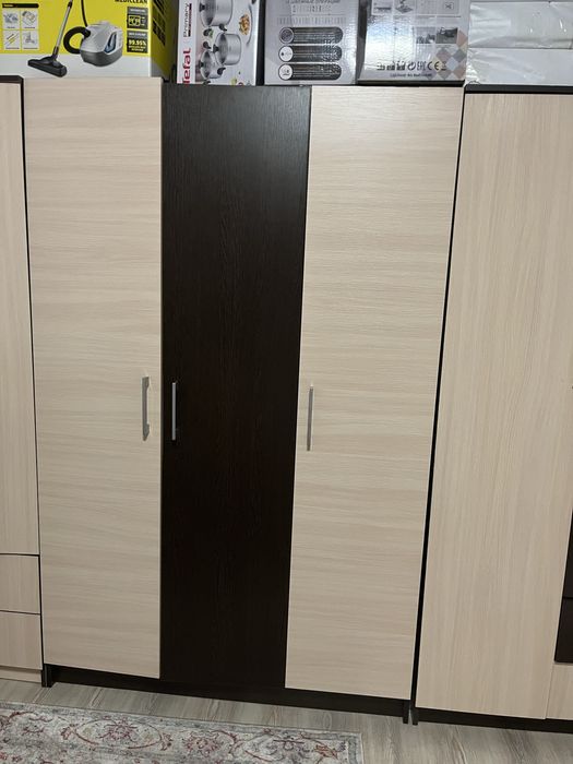 продам шкафы и комод