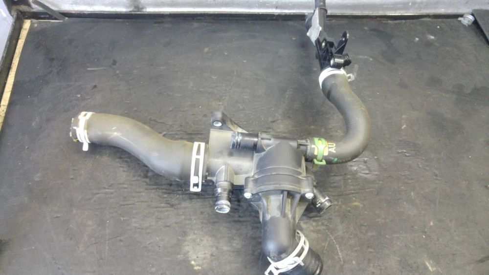 Carcasa termostat 1.6 dci r9m r9m413 opel vivaro 2 nissan nv 300 renault trafic 3 110615482r