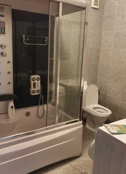 Дава се под наем Тристаен апартамент в Пловдив, Център - 80 кв.м за 255 € - Снимка #1