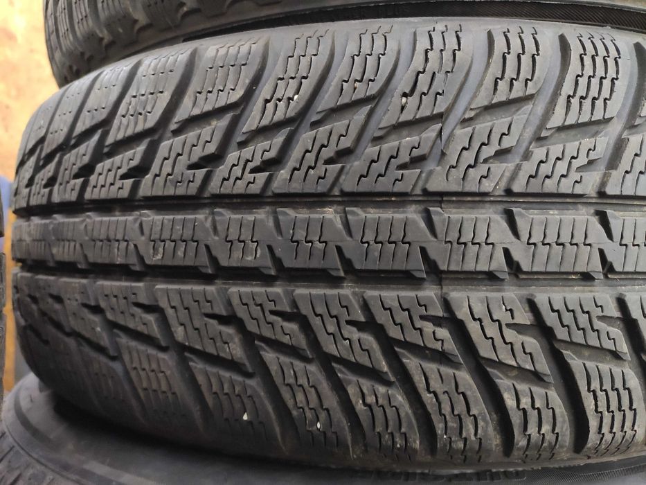 2бр Зимни гуми 215 65 16 - Nokian