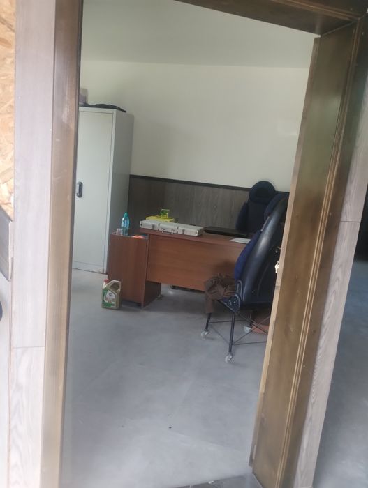 Închiriez spatii hală