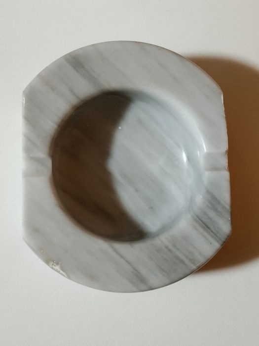 Старинни съдове - стъкло, мрамор и порцелан