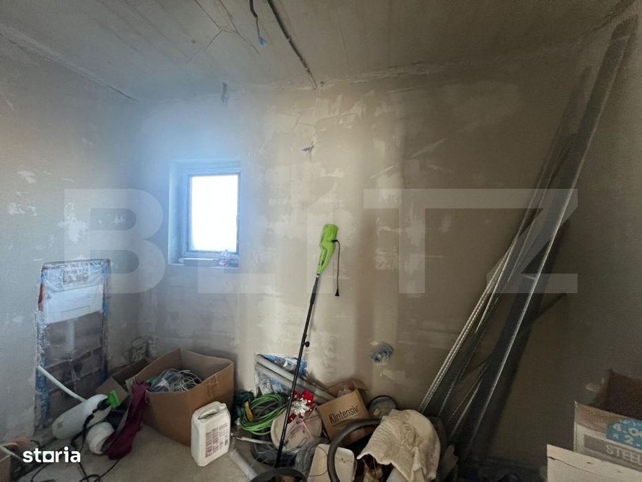 Casa la rosu, 233 mp, P+1, zona Valea Fetii