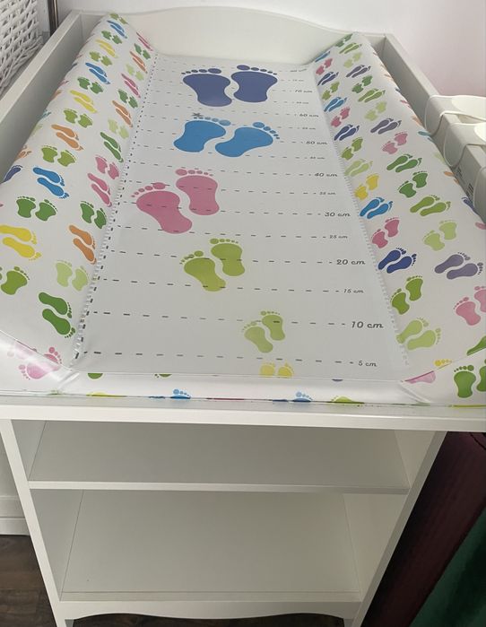 Masa de infasat bebelusi + saltea + suporturi