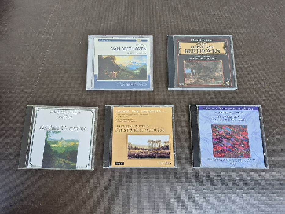 Vand 30 CD muzică clasică mixta de colectie