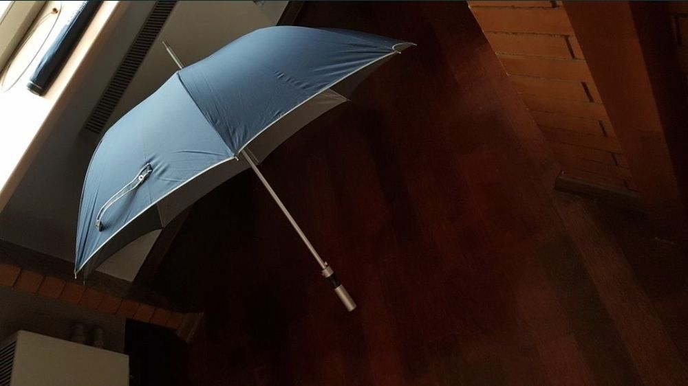 Зонт очень большой