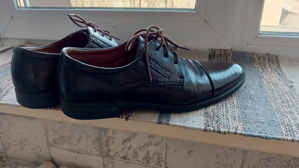 Продам мужские ботинки