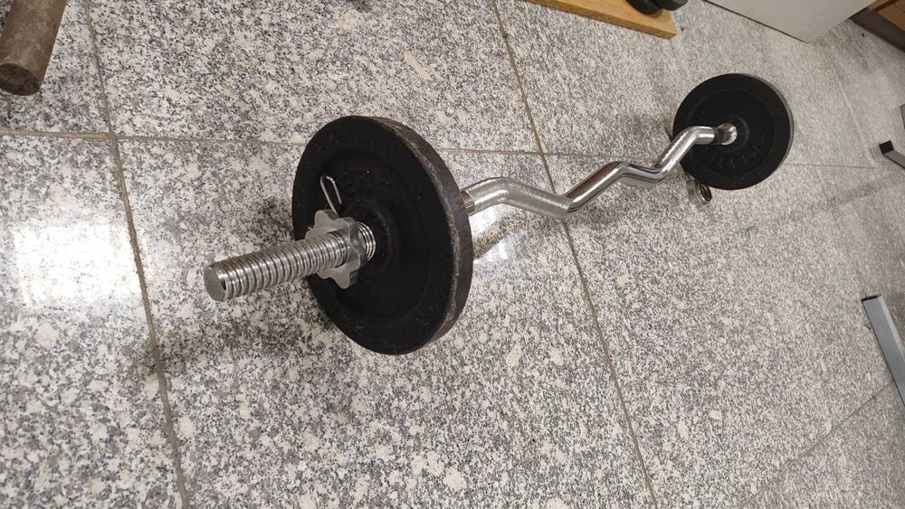 Домашен фитнес -2бр дъмбели крив лост с щипки и гайки