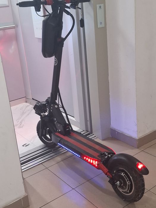 Vand sau schimb trotineta electrica fox evolution (copie m4 kugokirin 1:1)