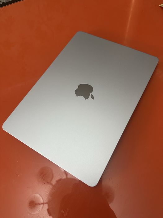 Macbook Air 13, M4 16/256. SkyBlue