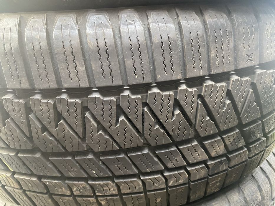 265/40/22 KUMHO