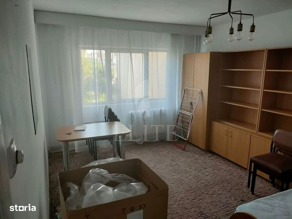 Apartament 4 camere în zona STRAZII LACU ROSU