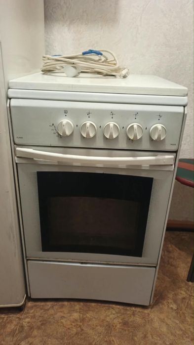 Продам газ плиту