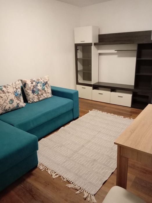 Închiriez garsonieră b-dul Muncii