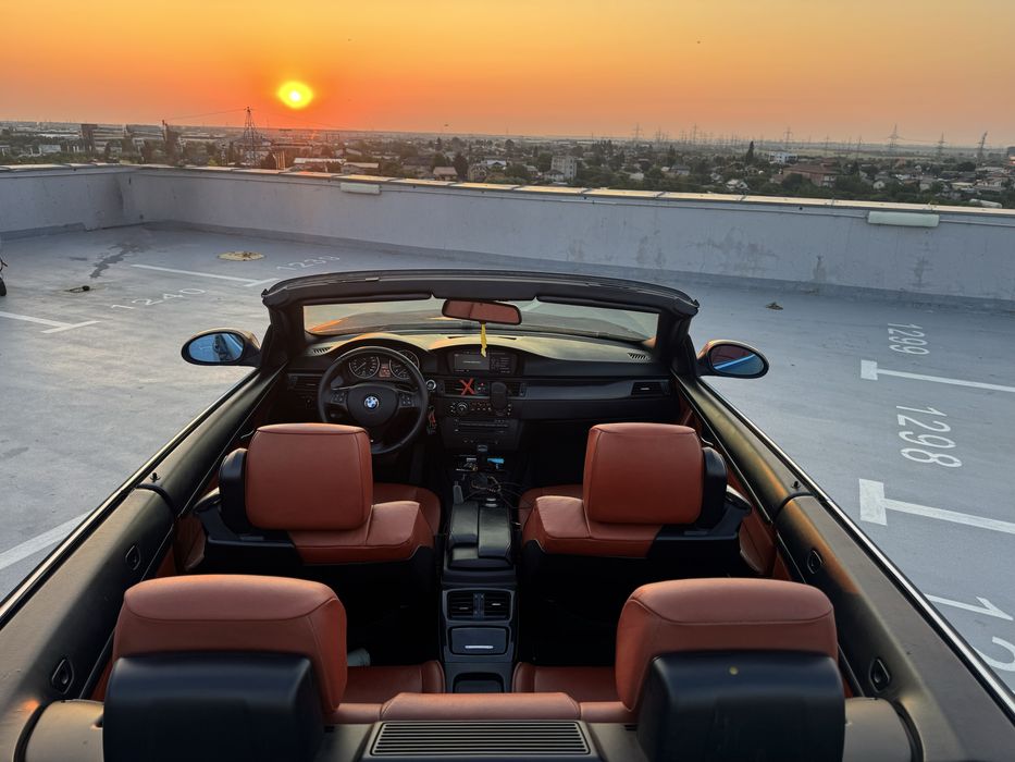 BMW Seria 3 E93 // Pachet M // Decapotabilă // Interior Coral red // Bi-Xenon // Navi Mare //