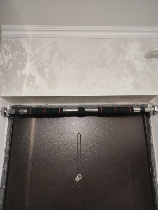 Турник для двери