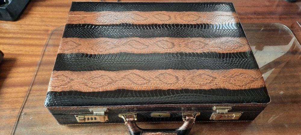 прибори за хранене и сервиране lv - 1002