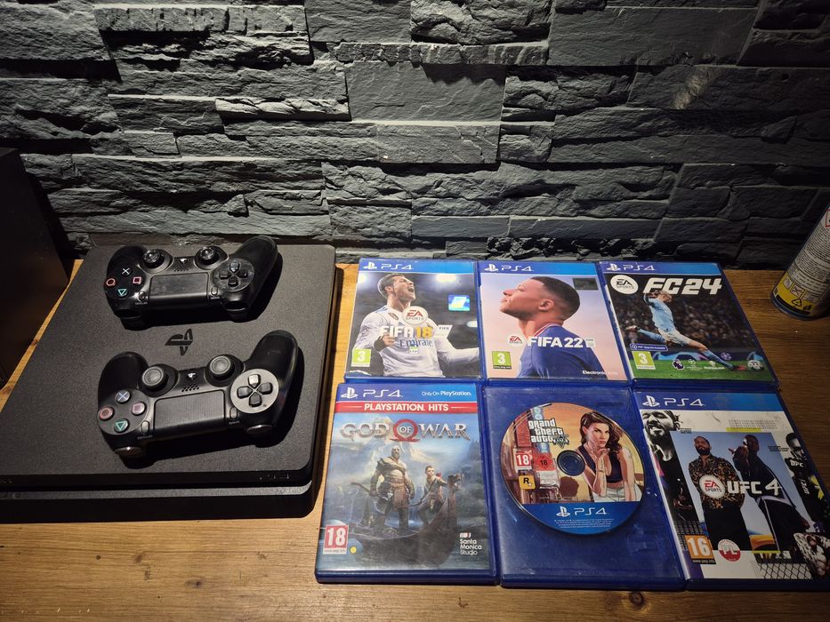 PlayStation 4,maneta și jocuri