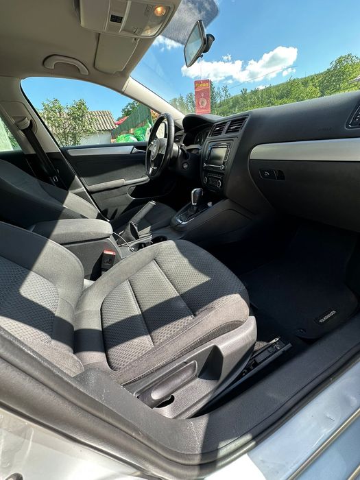 VOLKSWAGEN Jetta 2012 — imagine 5