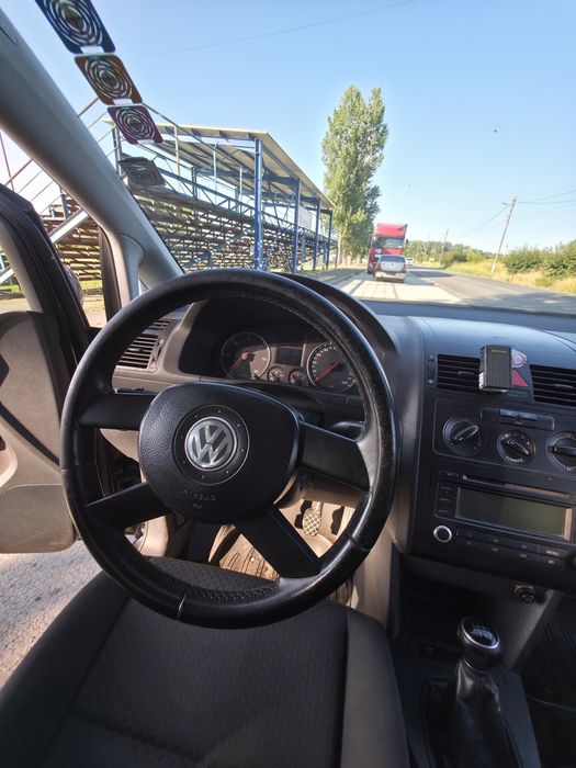 VOLKSWAGEN Touran 2006 — imagine 5