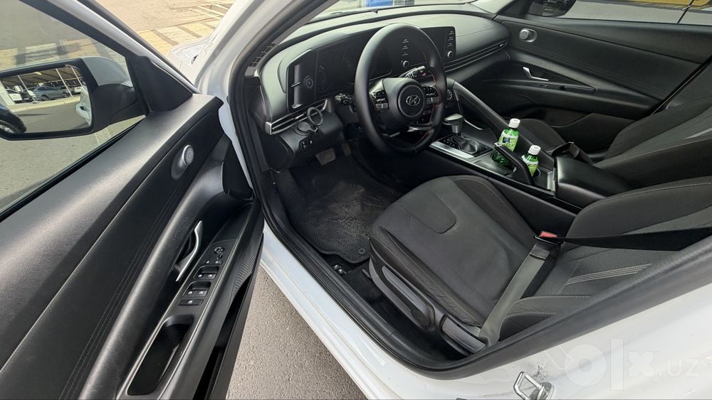 Hyundai elantra 2022 yil
